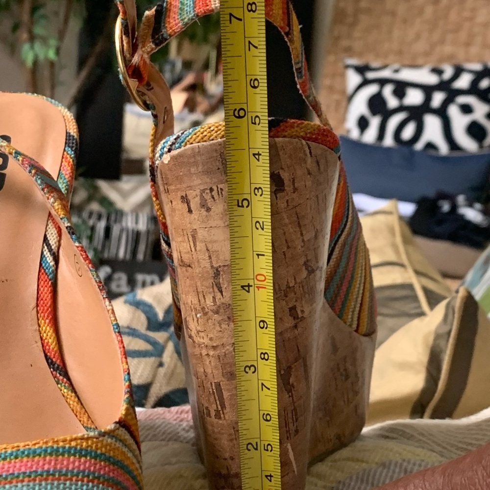 Versatile, must have shoe!